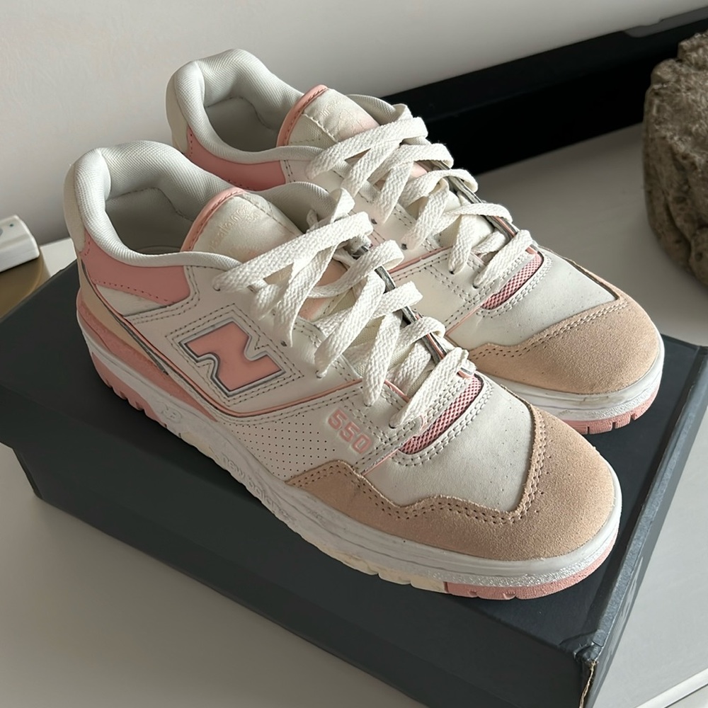 New Balance 550 - Pink and White